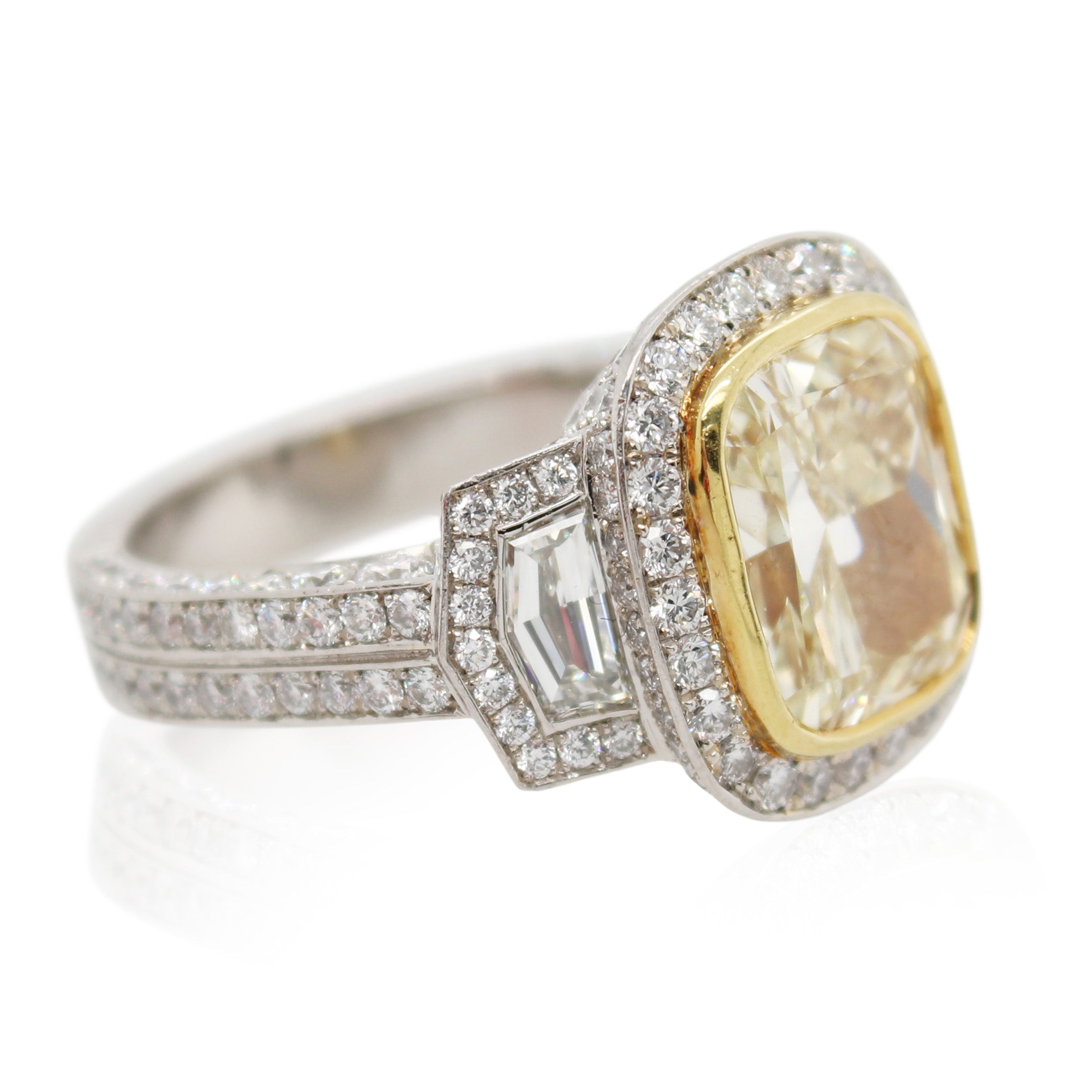 3.64ct Fancy Light Yellow Diamond Ring