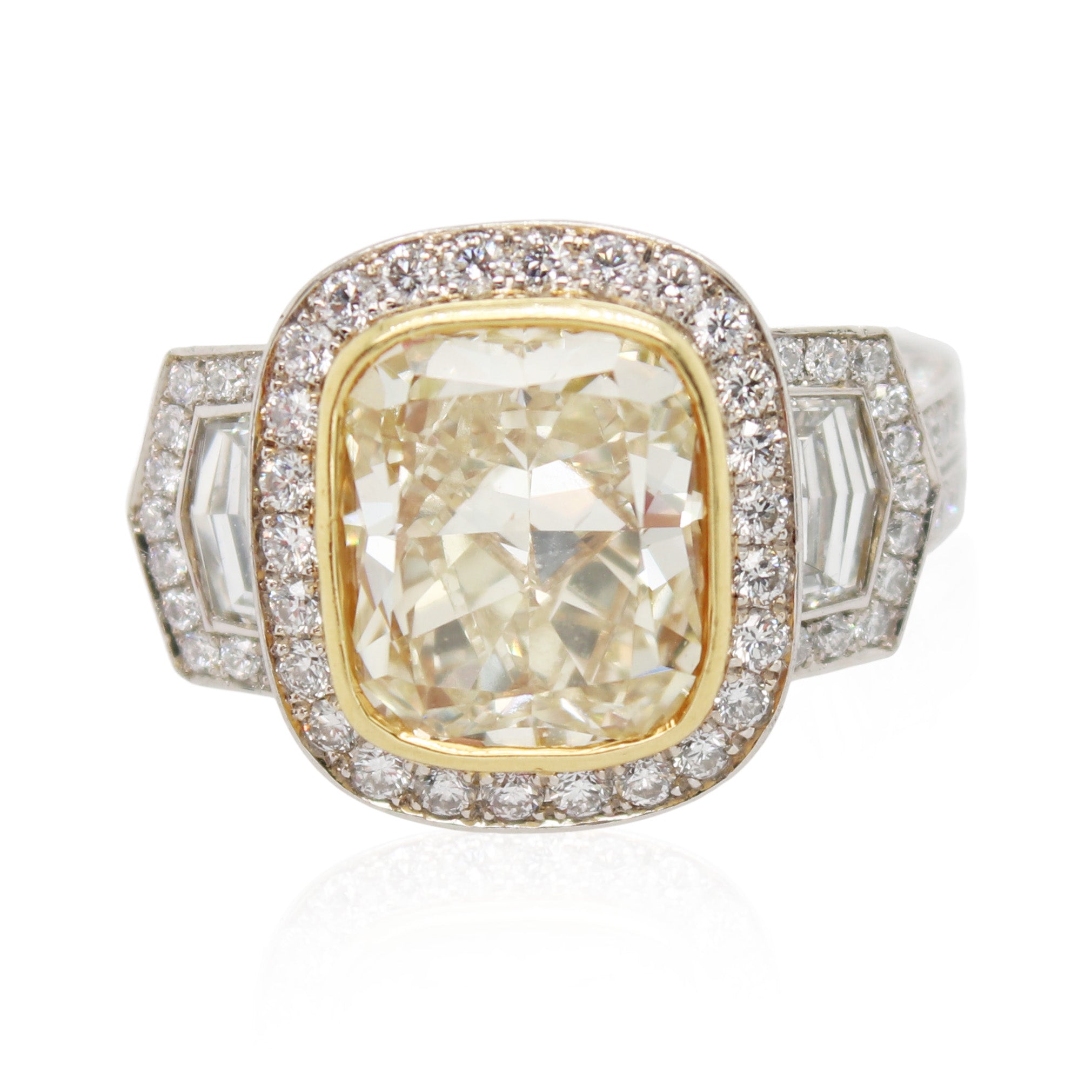 3.64ct Fancy Light Yellow Diamond Ring