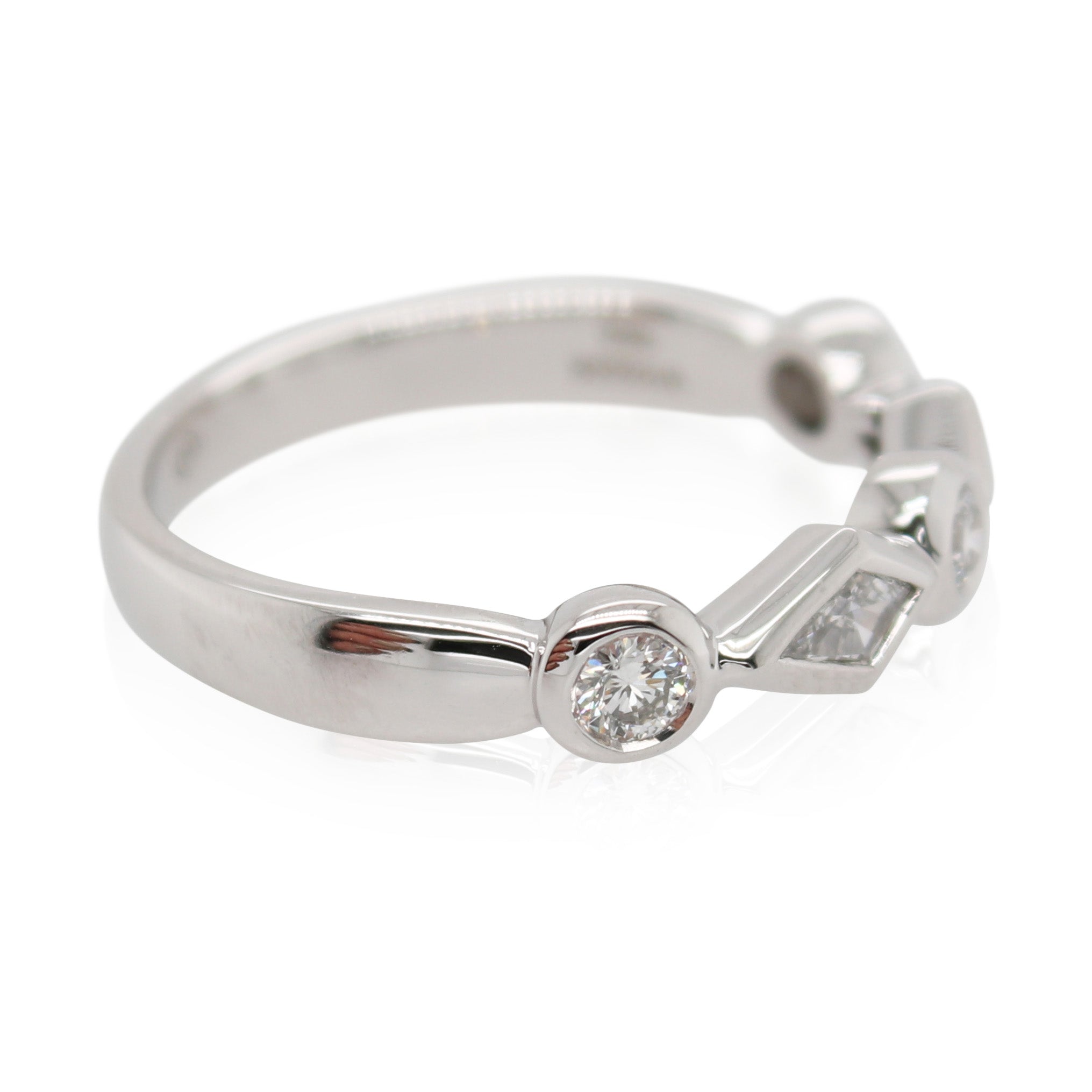 Crisscut New York 5 Diamond Bezel Set Ring