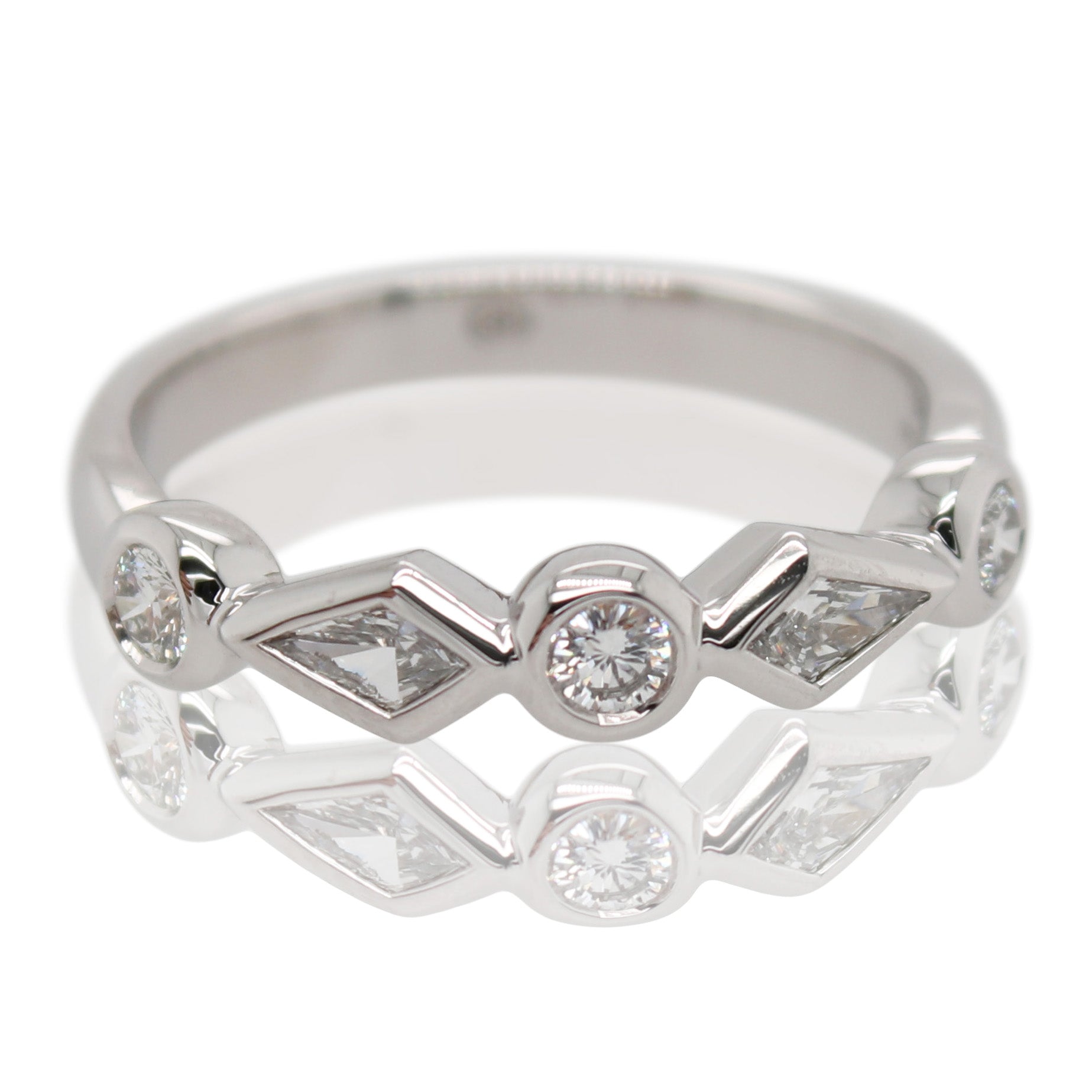 Crisscut New York 5 Diamond Bezel Set Ring