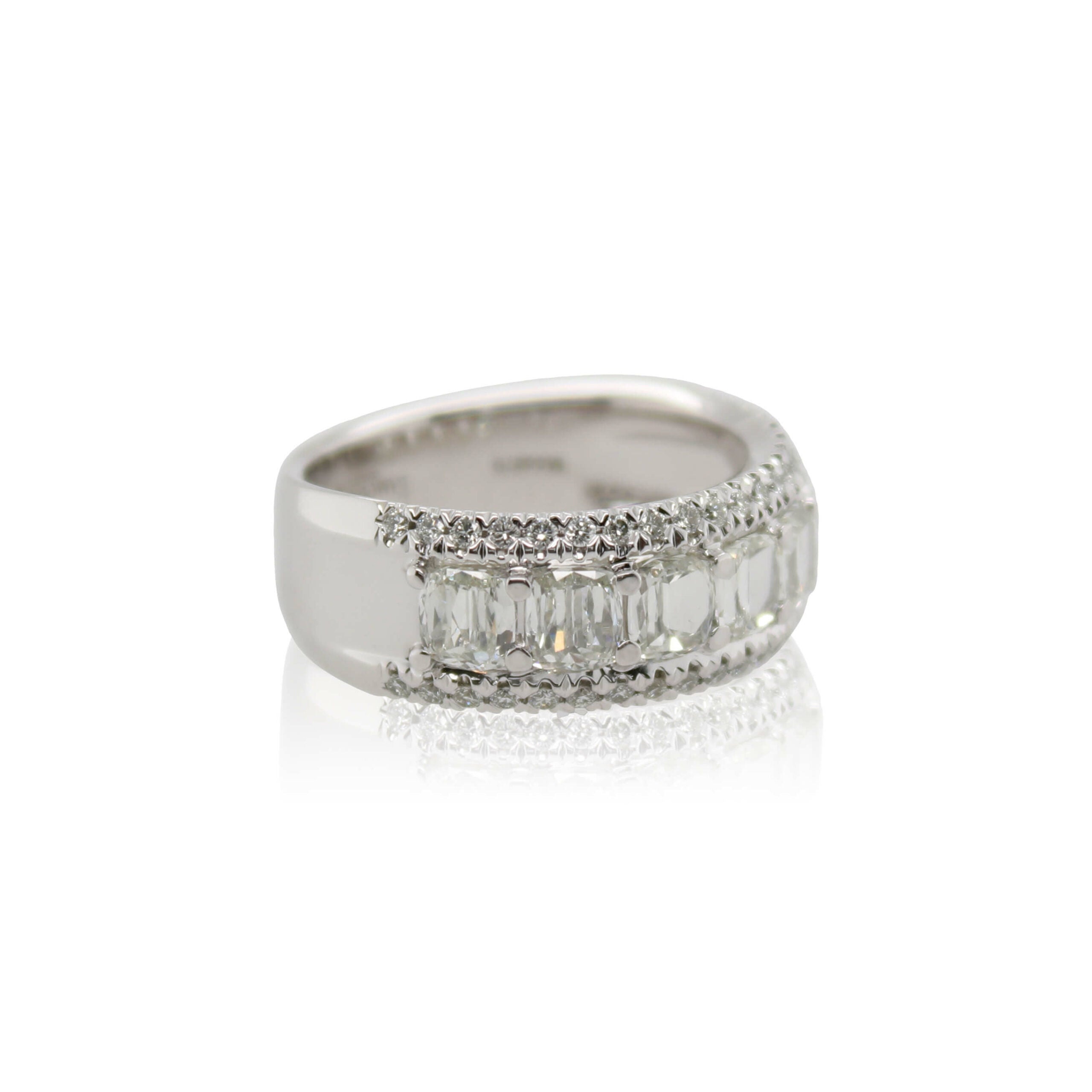 Crisscut New York Diamond Pave Band