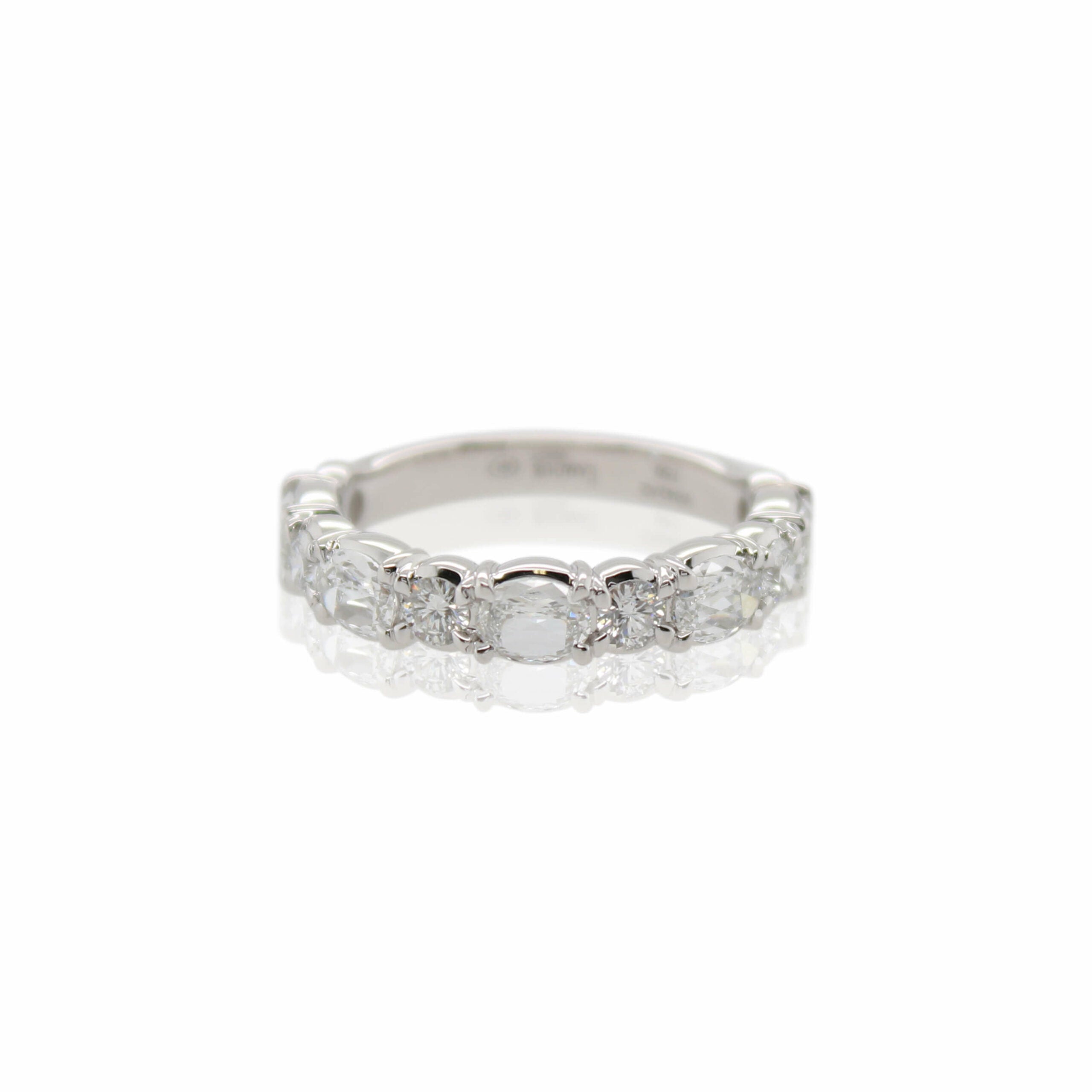 Crisscut New York Oval and Round Diamond Band