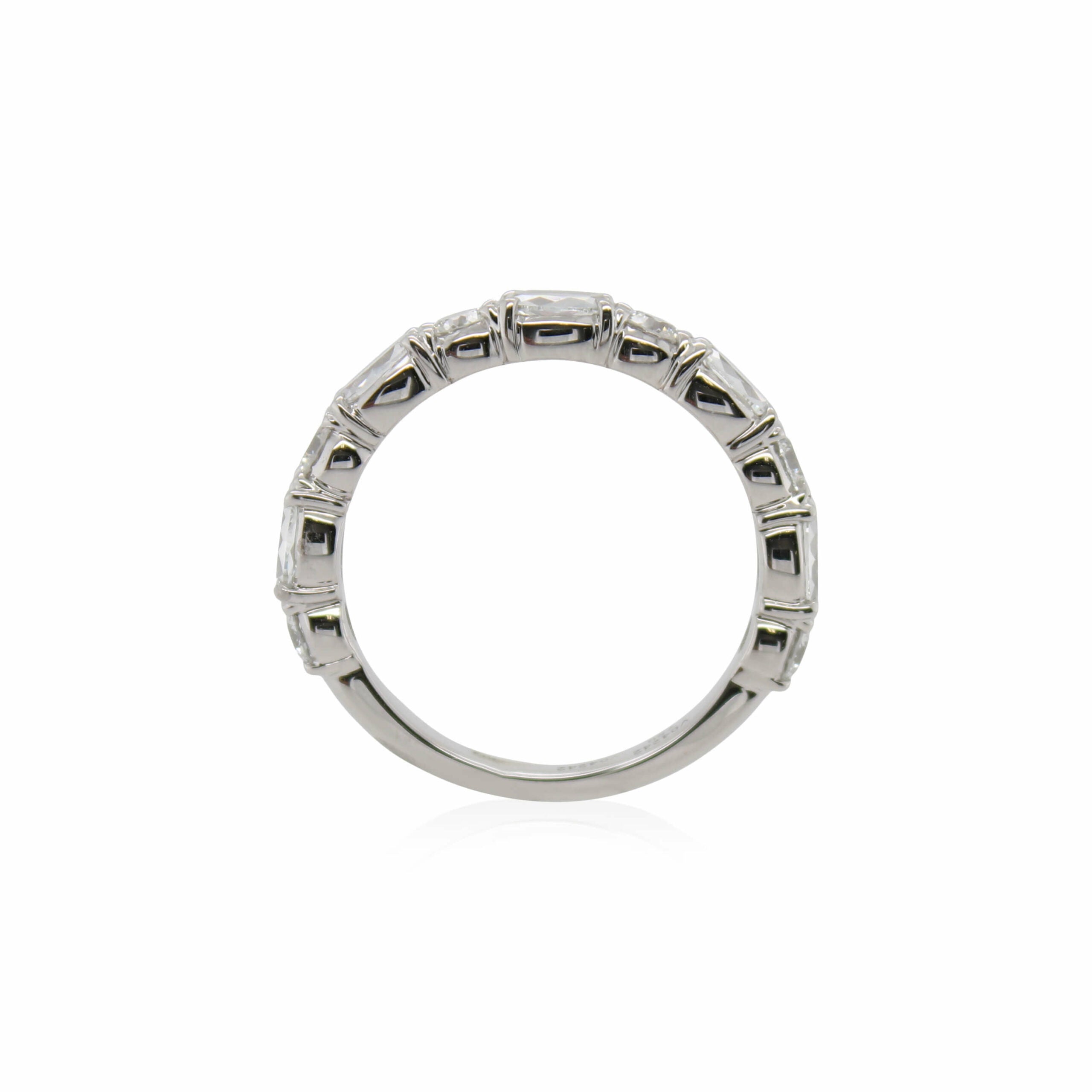 Crisscut New York Oval and Round Diamond Band