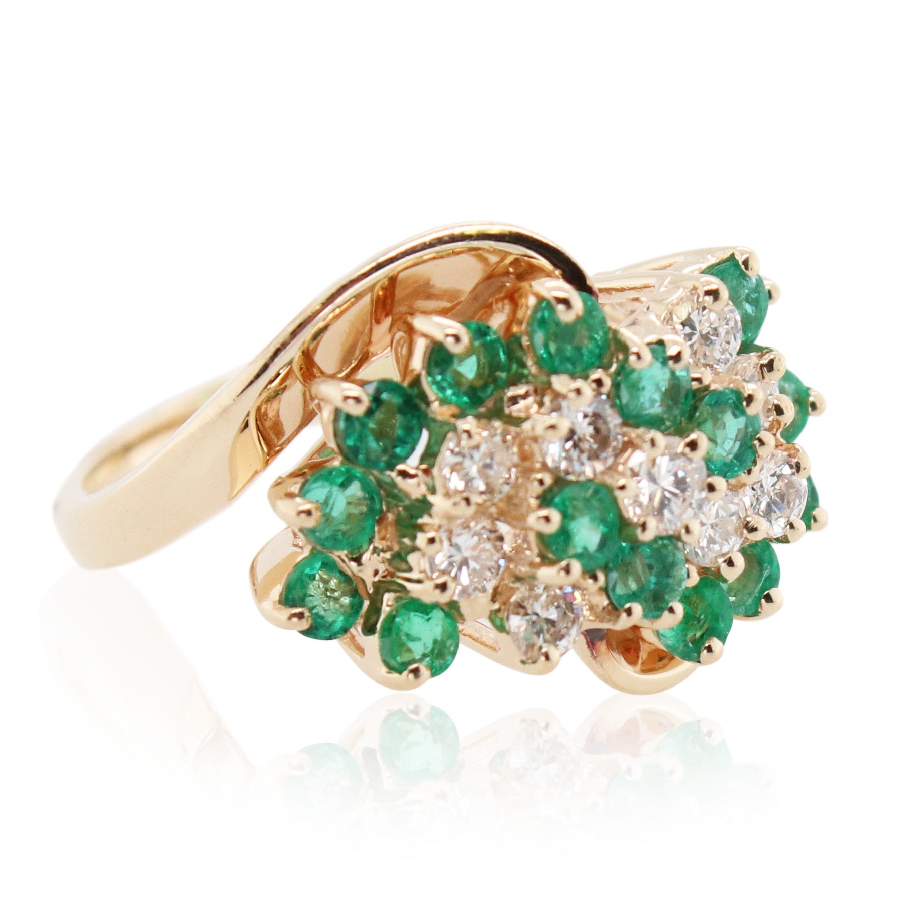 Round Emerald and Diamond Cluster Ring