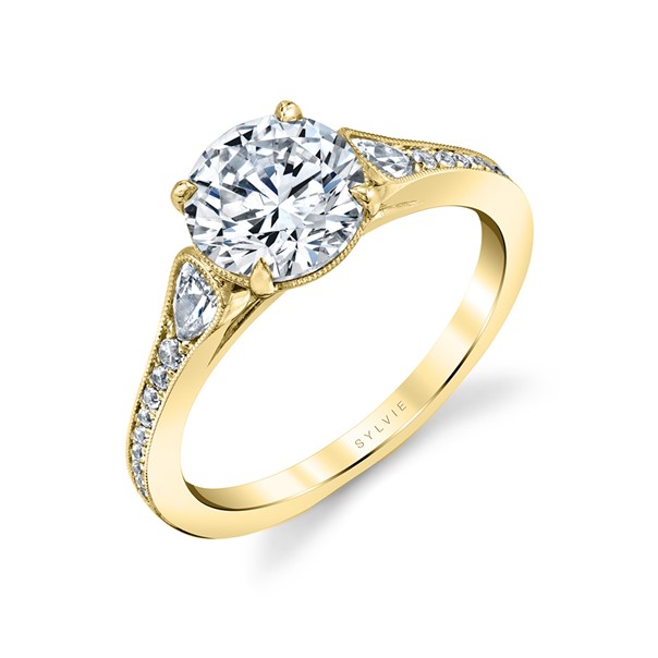 Pear Shaped and Round Diamond Engagement Mounting