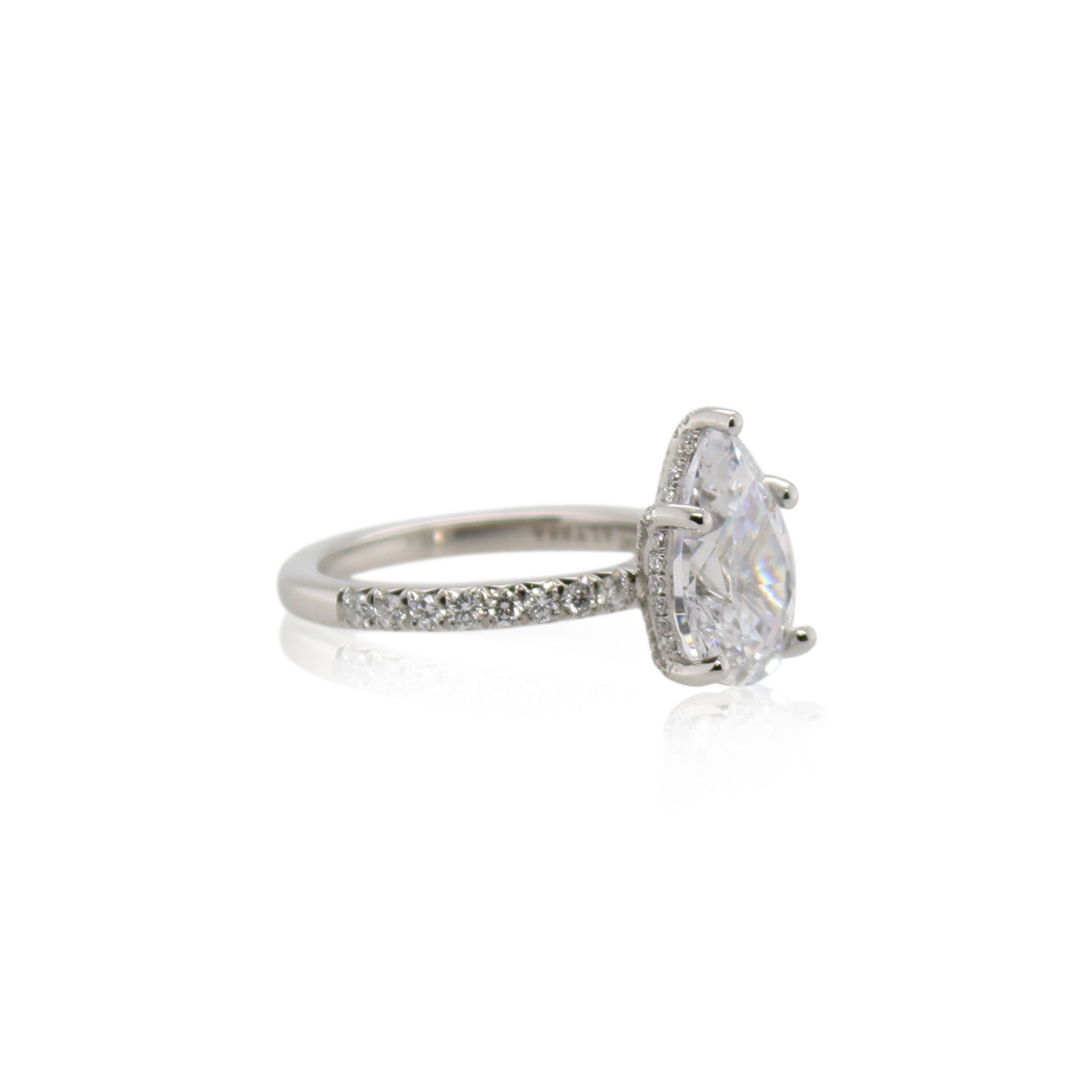 3.00ct Pear Shape Diamond Engagement Ring Mounting