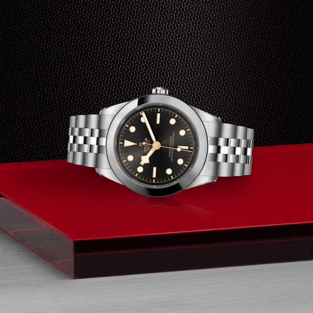 BLACK BAY ONE 39