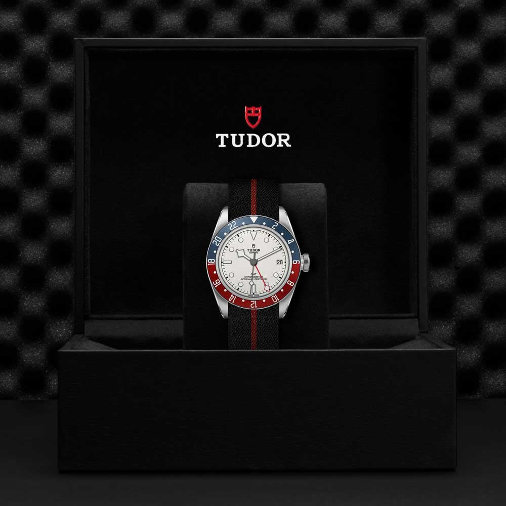 BLACK BAY GMT