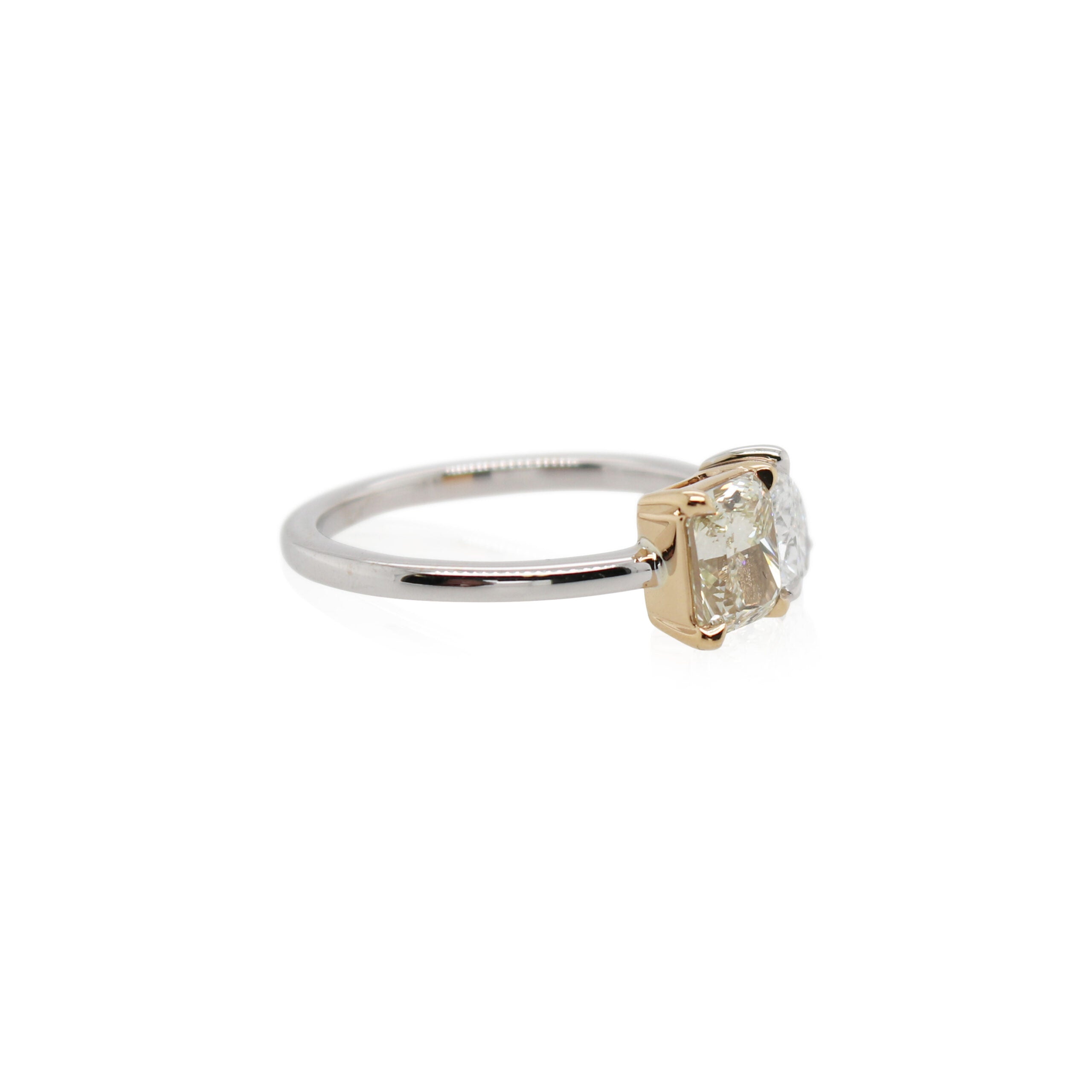 Pear Shaped & Radiant Cut Diamond Toi et Moi Ring