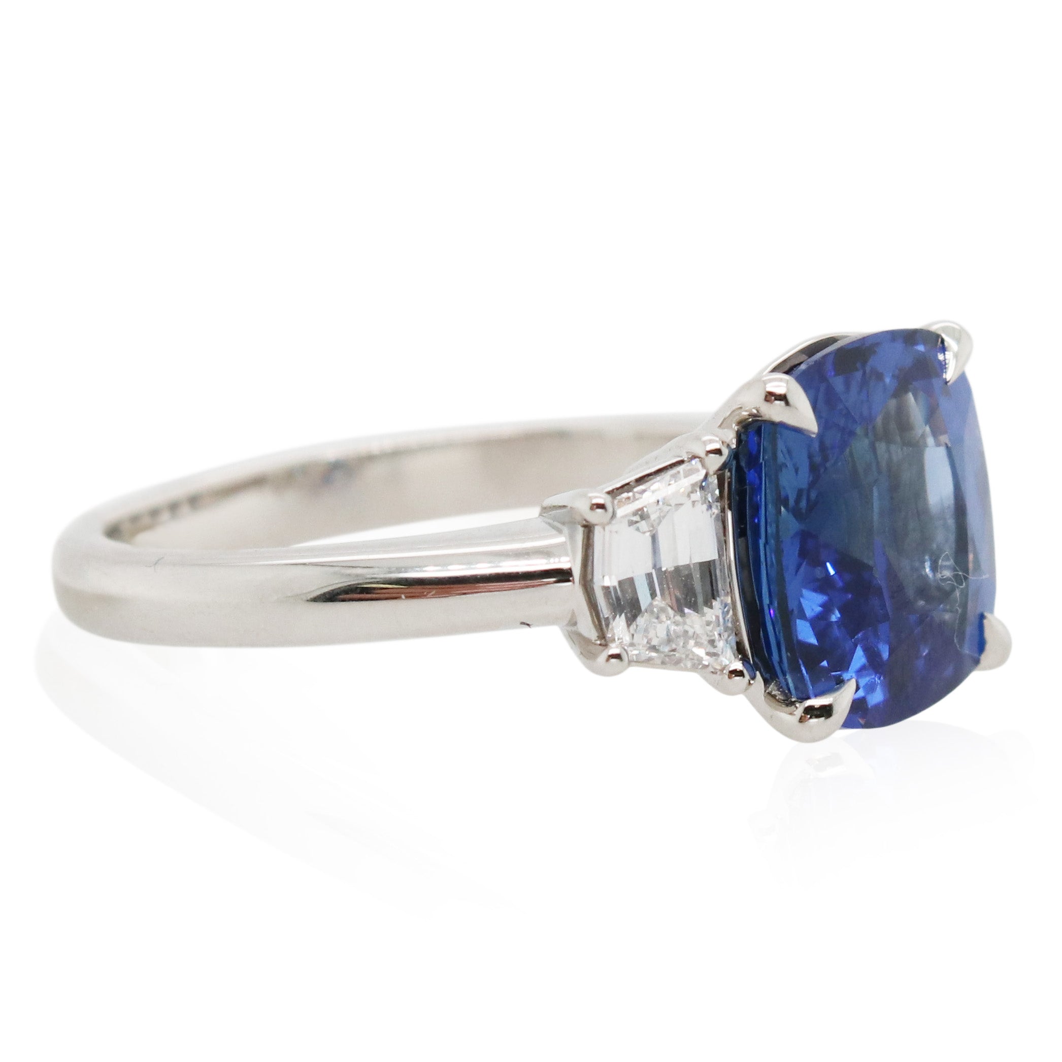 5.00ct Sapphire and Diamond 3 Stone Ring