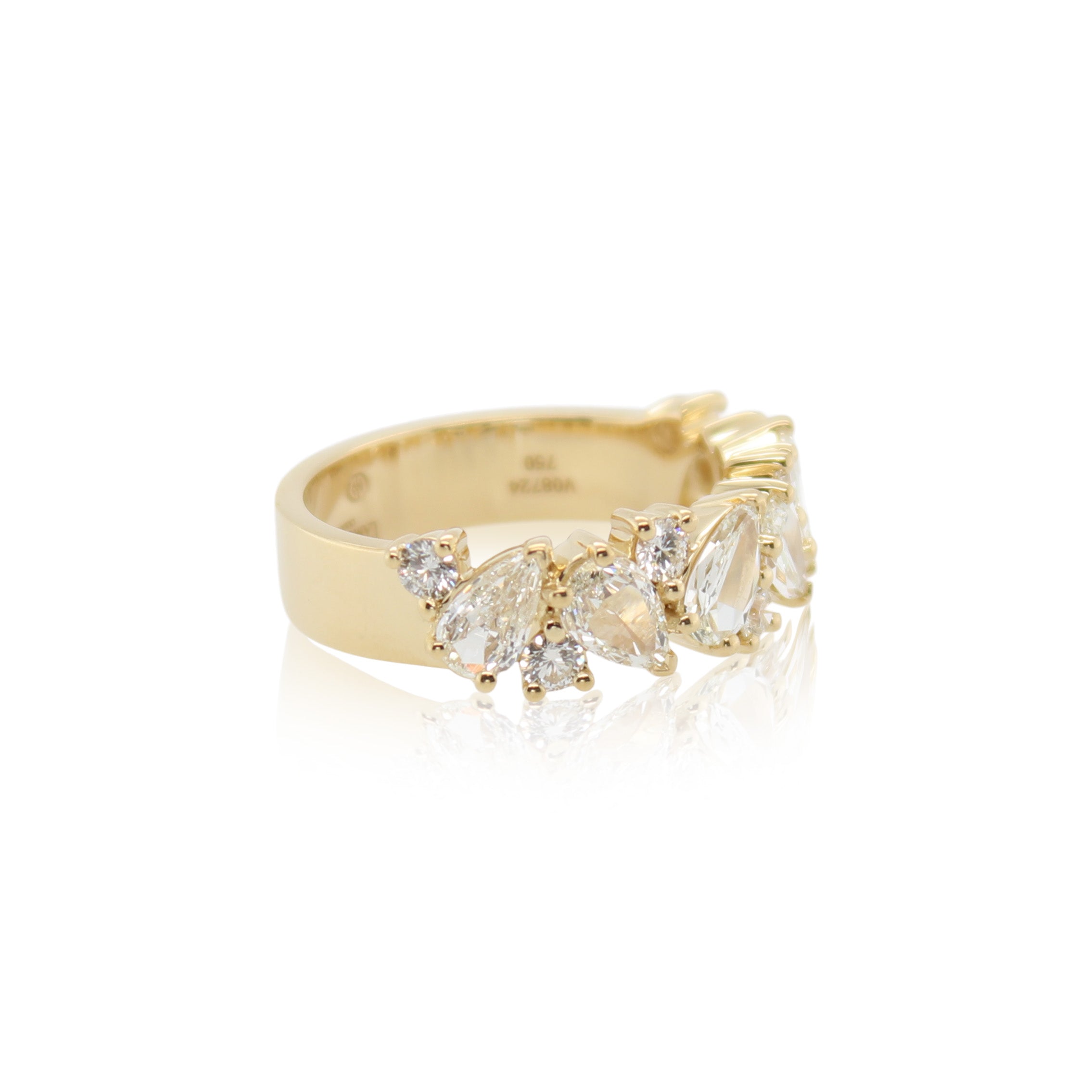 Round and Pear Shaped Diamond Band