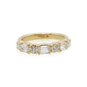 L'Amour Crisscut and Round Diamond Band