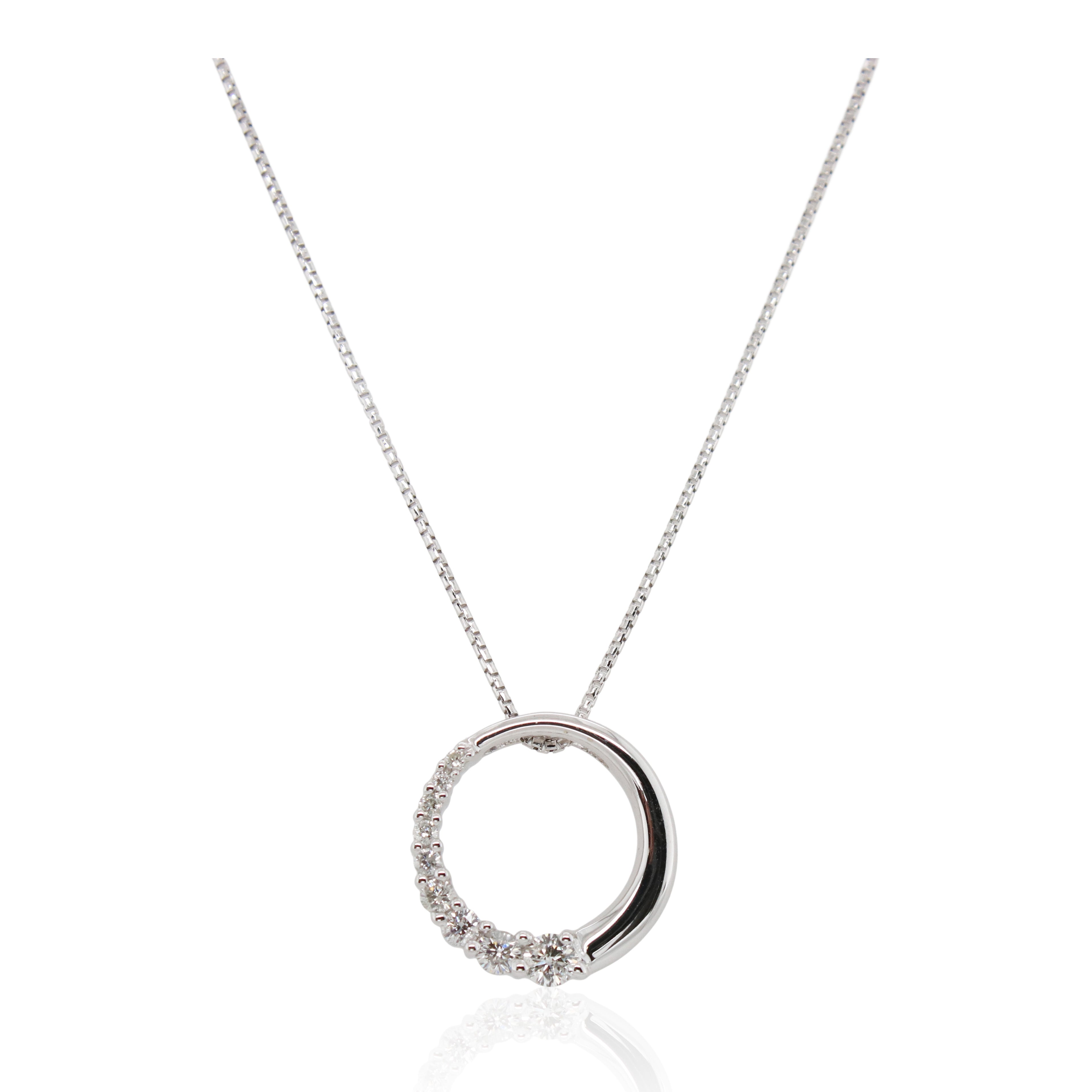 Diamond Gradient Open Circle Pendant