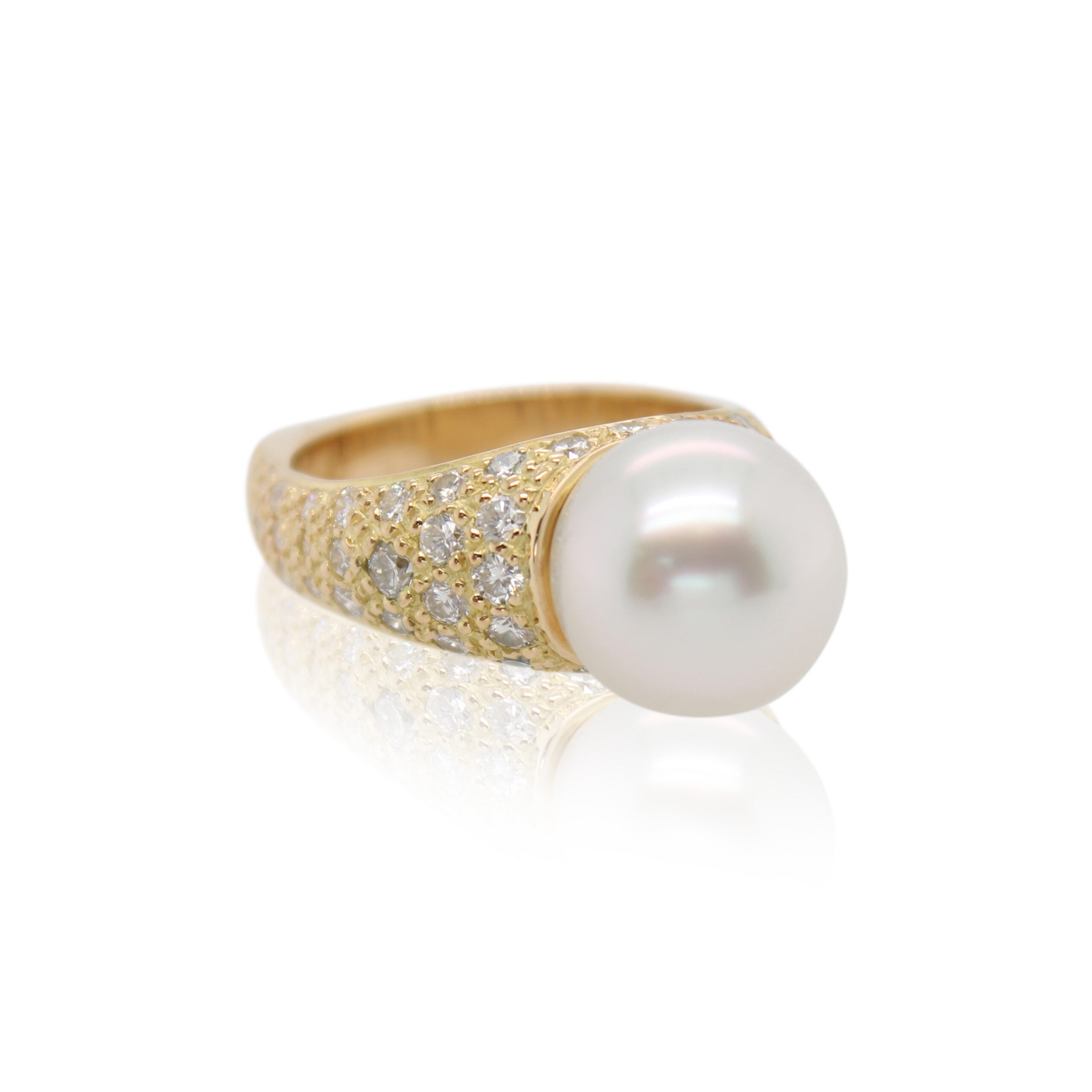 White South Sea Pearl and Diamond Ring