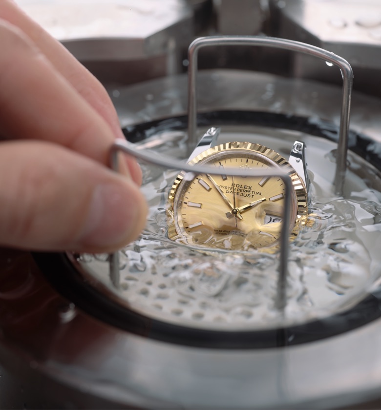 Waterproofness test at R.F. Moeller Jeweler