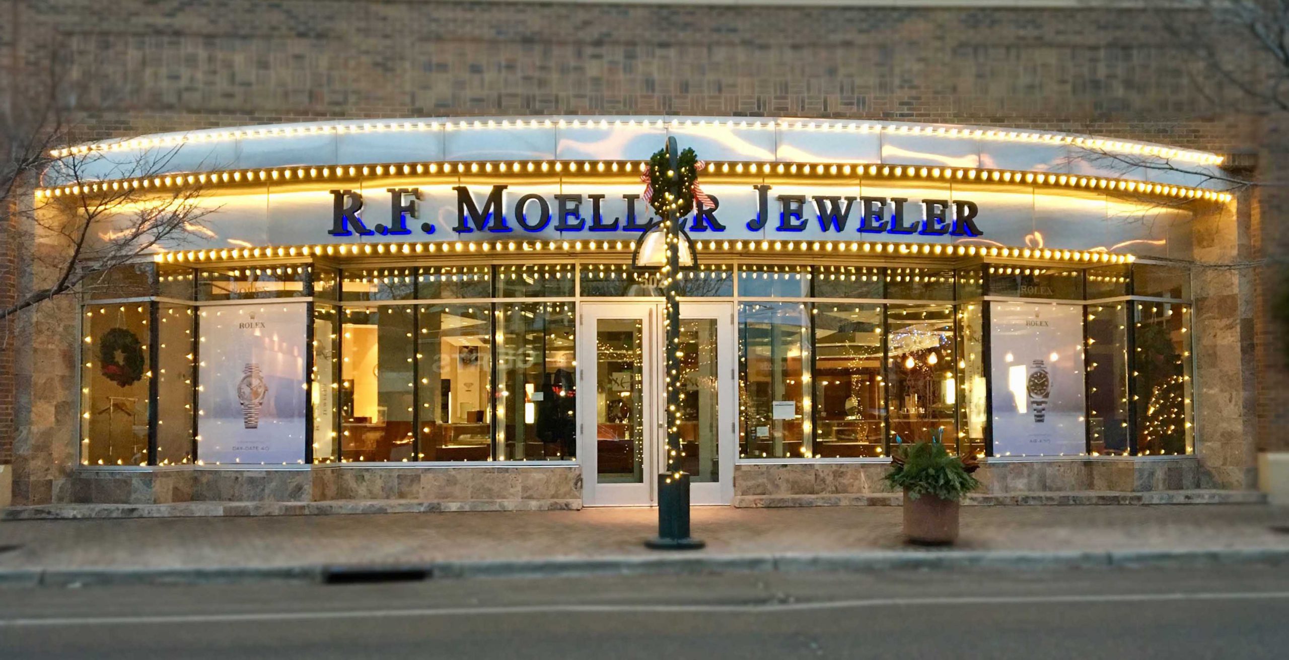 Happy Holidays from R.F. Moeller Jeweler