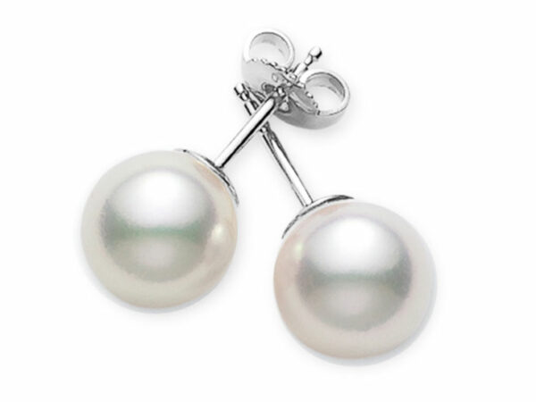 This pair of stud earrings from Mikimoto is crafted from 18k white gold and features two 7-7.5mm white pearls.