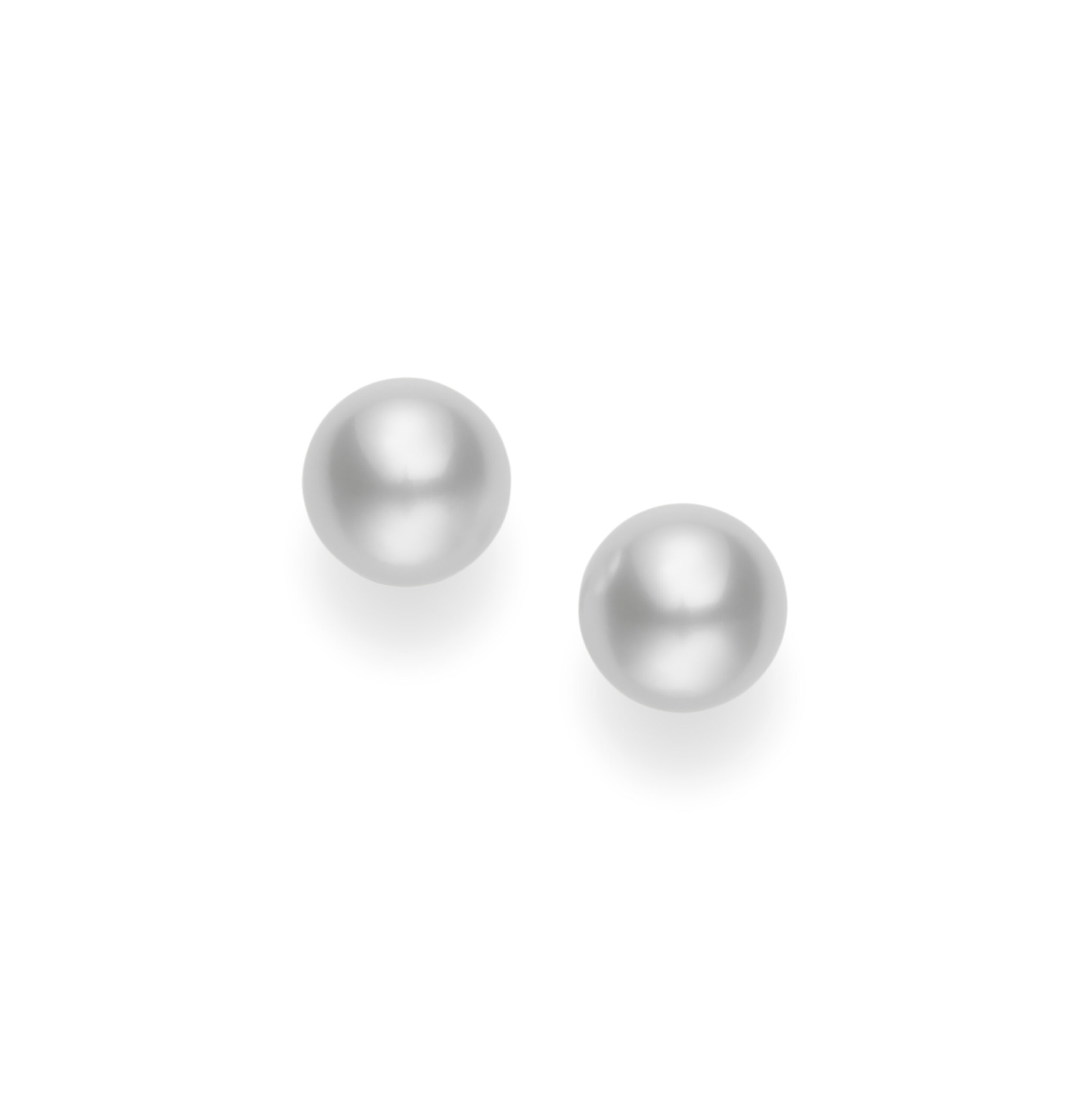 48157011mm Pearl Stud Earrings.jpg
