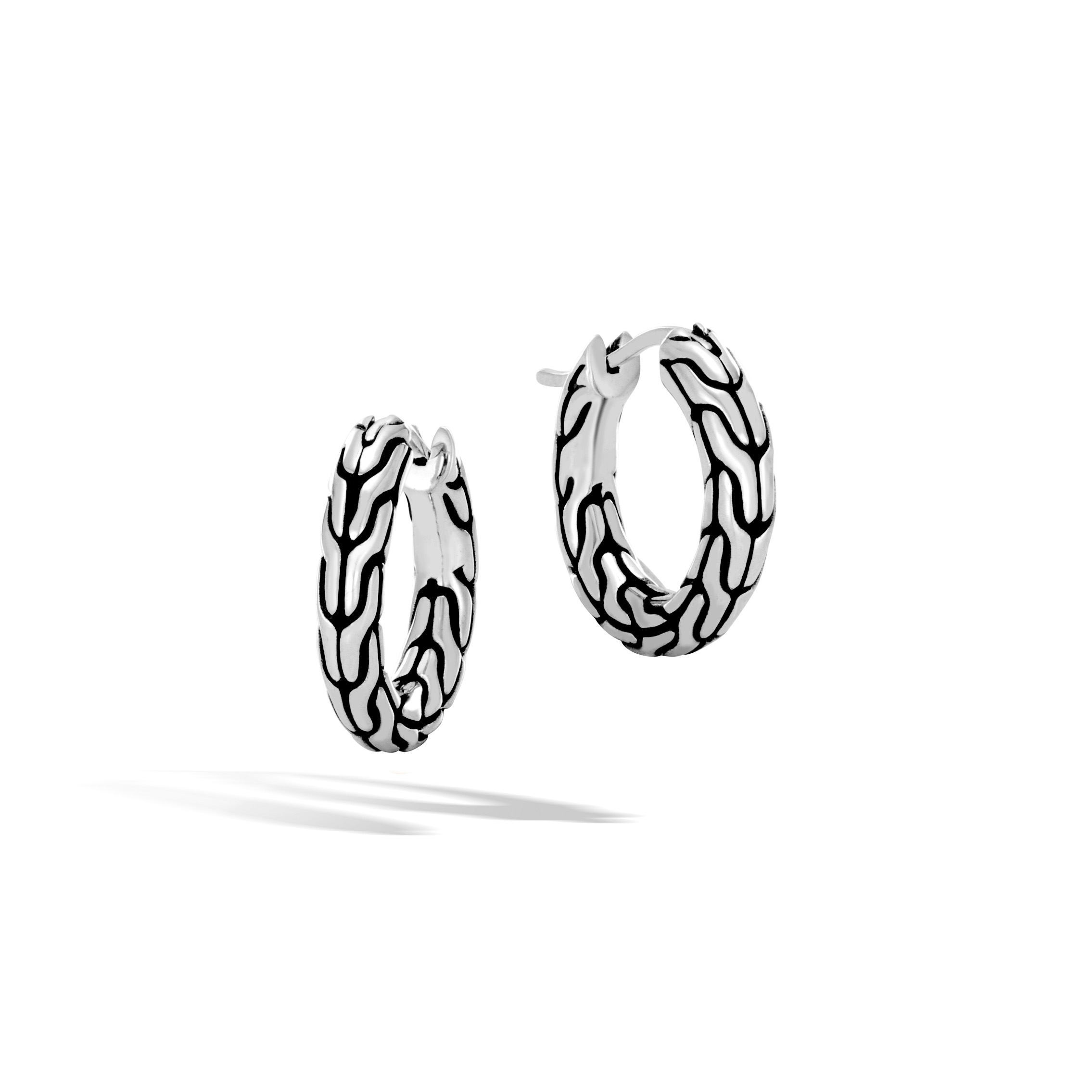 443165Classic Chain Extra Small Hoop Earrings