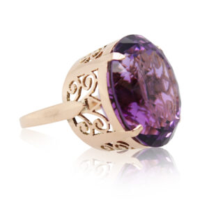 28ct Oval Amethyst Ring